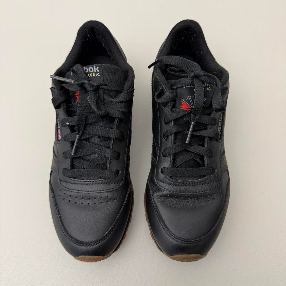 Womens Reebok Classic Leather Athletic Shoe - Black / Gum size 7 US - Picture 2 of 8